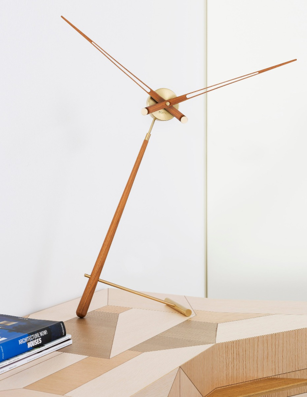 PUNTERO - Modern and Elegant Table Clock by Nomon | Barcelonaconcept